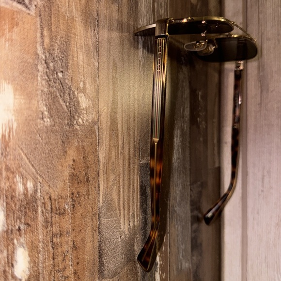 Gucci Sunglasses - Picture 3 of 8